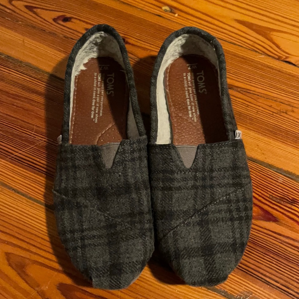 Toms, size 7